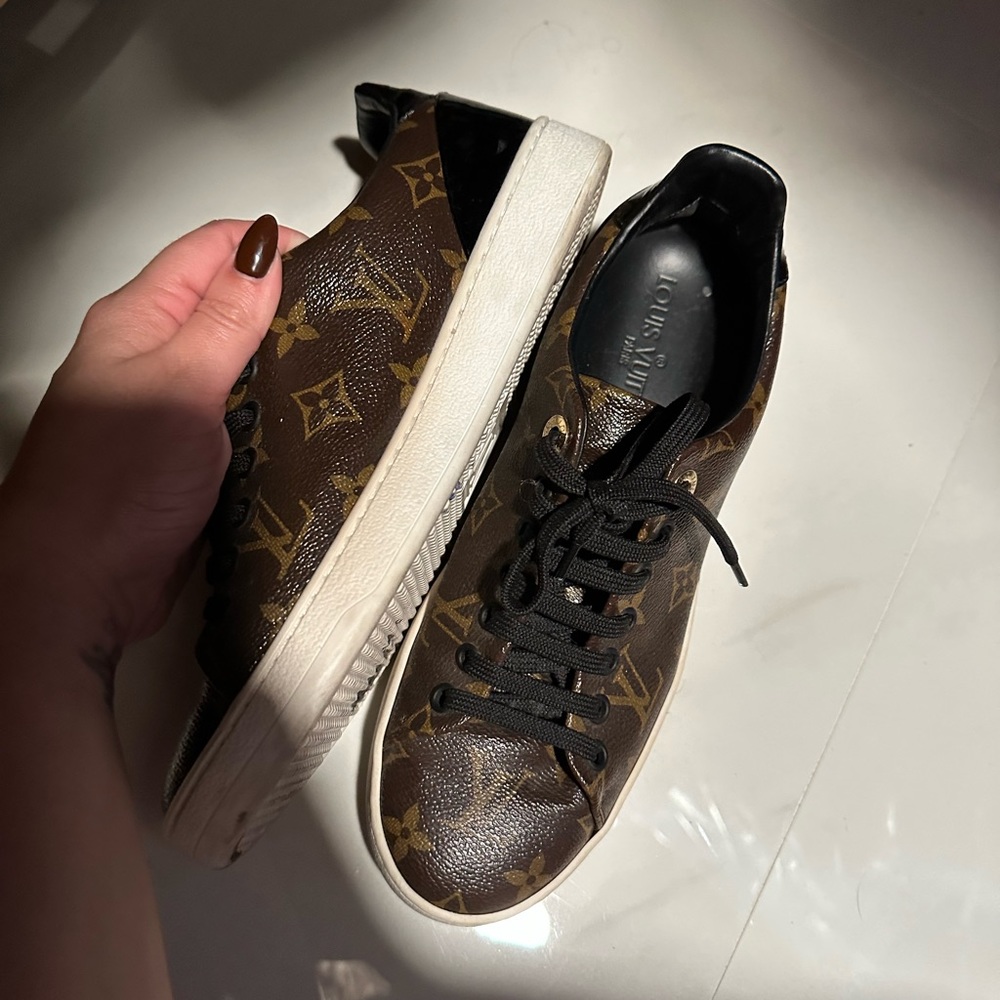 Louis Vuitton sneakers - Picture 2 of 3
